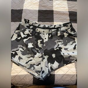 Old navy active shorts- size xl